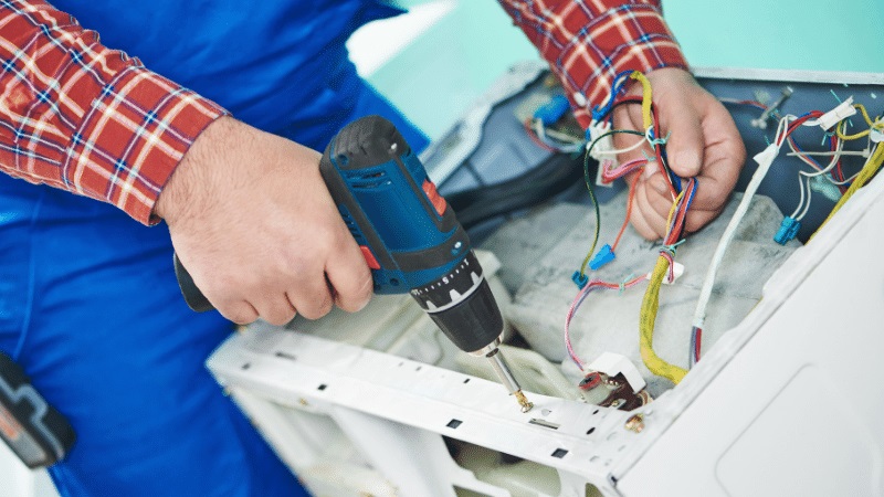 Sarıgöl Gree Gree çamaşır makinesi kart tamiri – Su almama arızası orijinal parça ile giderildi. - Teknik servis örneği